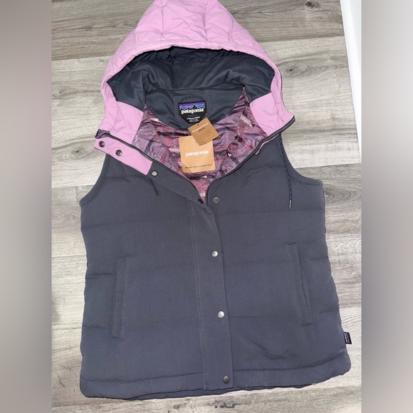 Patagonia Jackets & Blazers - Patagonia Women's Charcoal and Pink Vest
